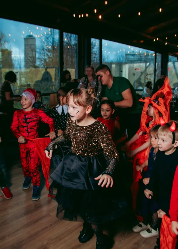 Интерьер/Экстерьер/Банкетная зона/Бар/Стол для двоих/Вход/Главный зал/Lounge зона ресторан Берег фото