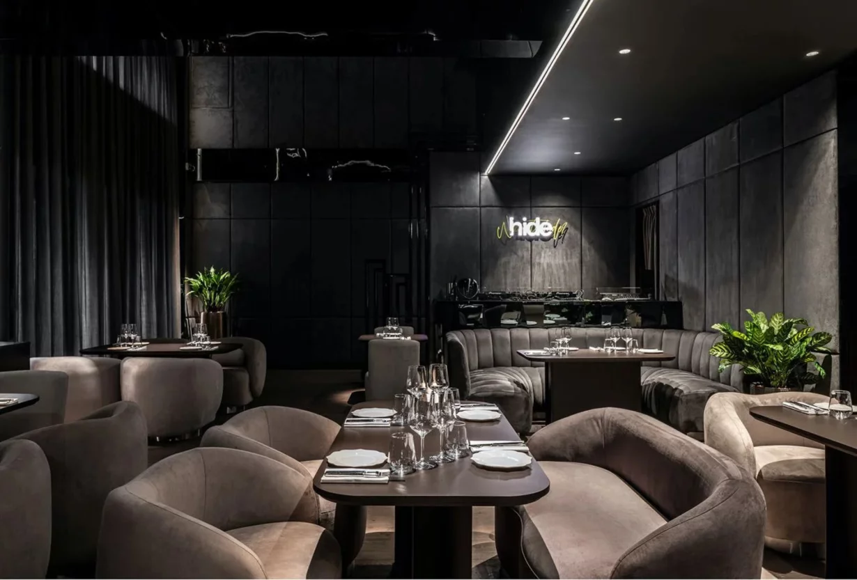 Интерьер/Экстерьер/Банкетная зона/Бар/Стол для двоих/Вход/Главный зал/Lounge зона ресторан Hide фото