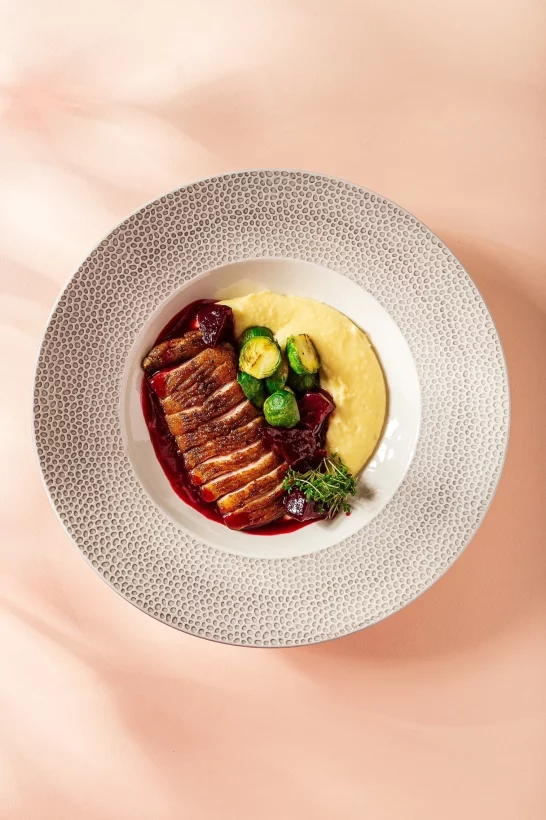 Интерьер/Экстерьер/Банкетная зона/Бар/Стол для двоих/Вход/Главный зал/Lounge зона кафе Круассан фото