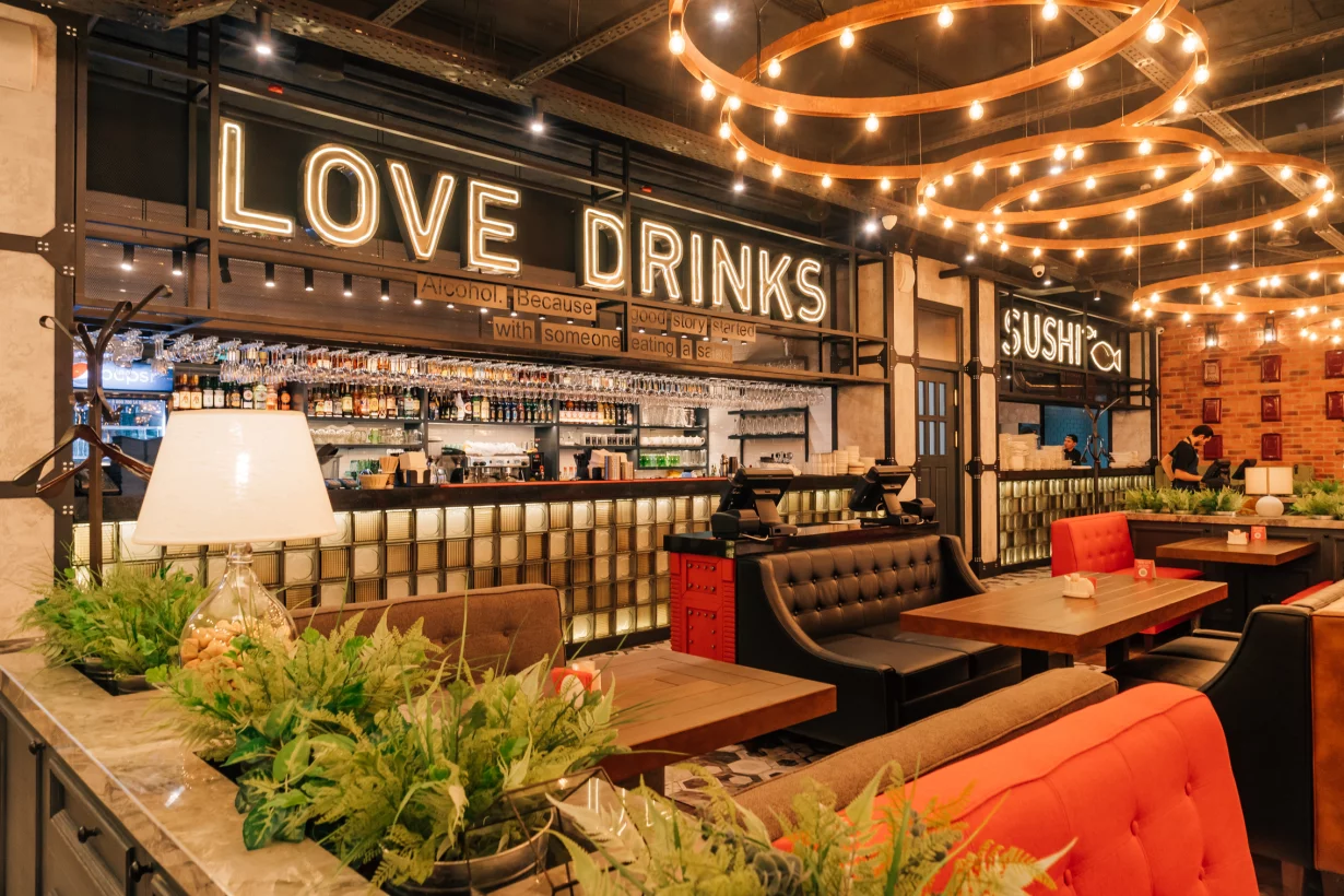 Интерьер/Экстерьер/Банкетная зона/Бар/Стол для двоих/Вход/Главный зал/Lounge зона ресторан Токио-City фото