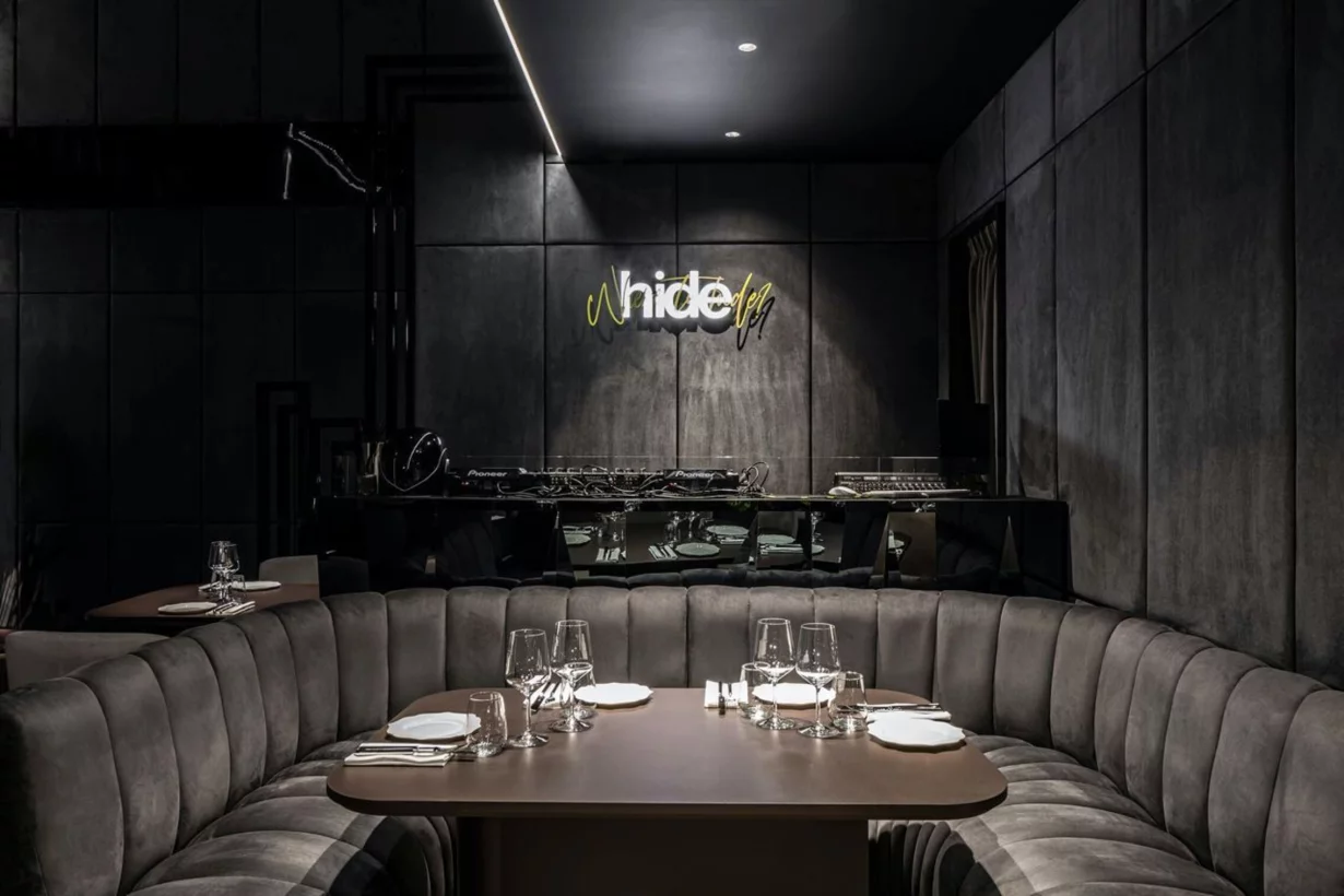 Интерьер/Экстерьер/Банкетная зона/Бар/Стол для двоих/Вход/Главный зал/Lounge зона ресторан Hide фото