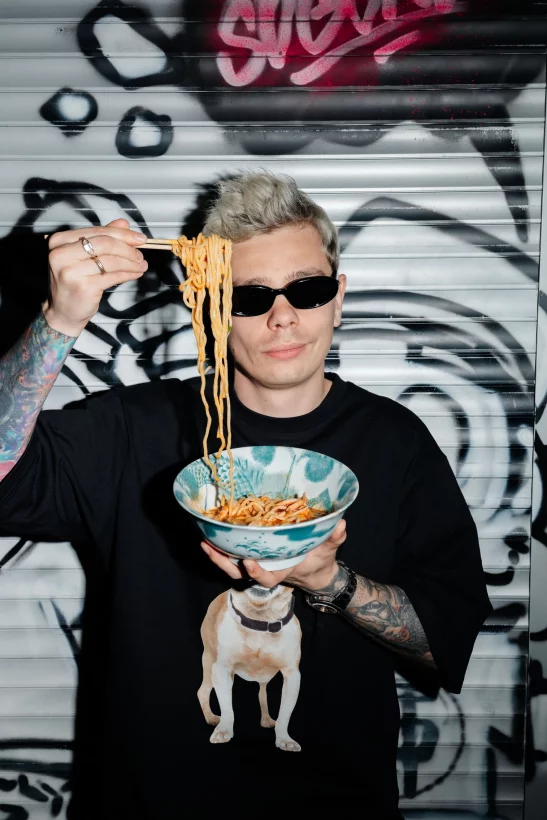 Интерьер/Экстерьер/Банкетная зона/Бар/Стол для двоих/Вход/Главный зал/Lounge зона бар Лапшичка от Сергея Орлова фото