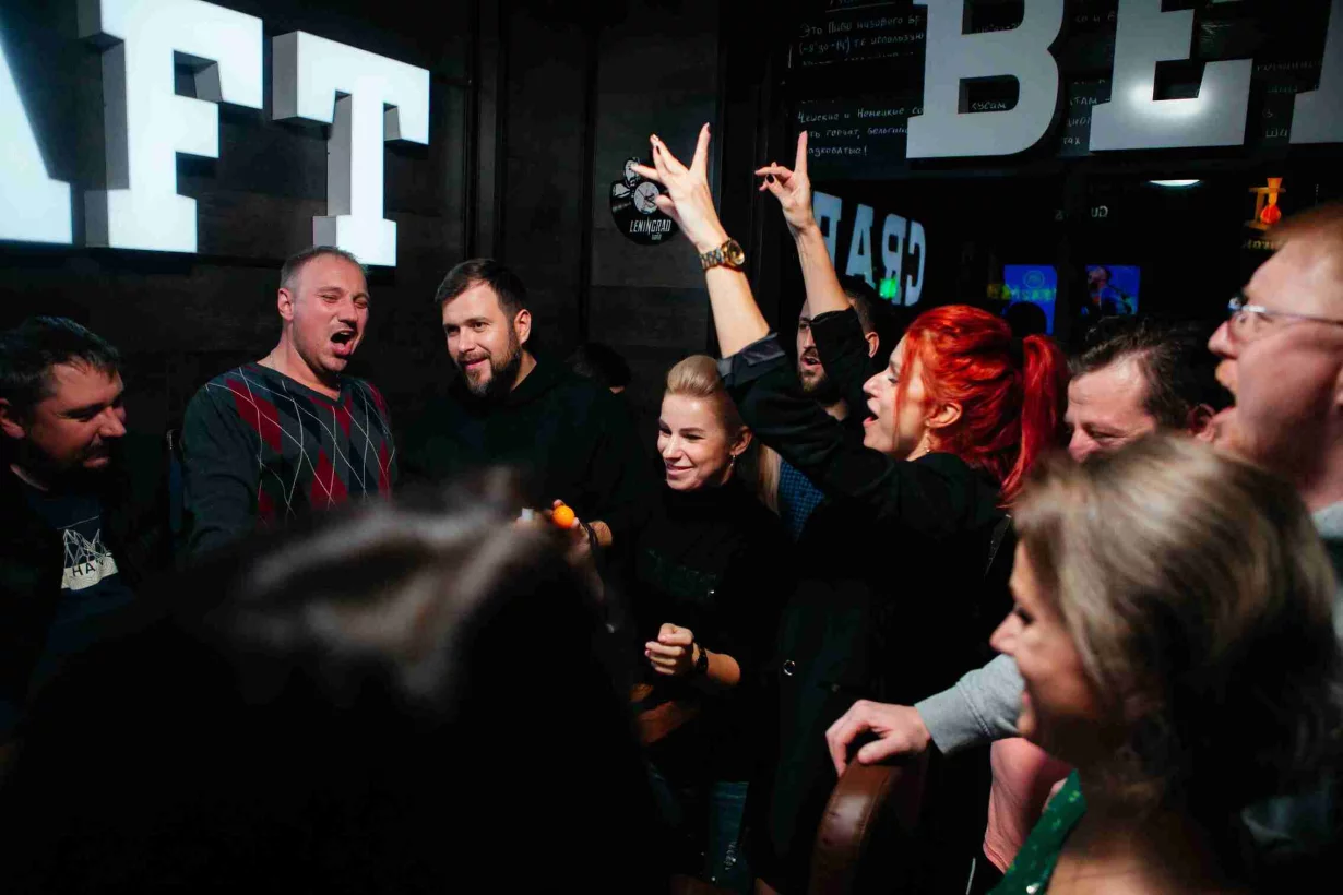 Интерьер/Экстерьер/Банкетная зона/Бар/Стол для двоих/Вход/Главный зал/Lounge зона гастробар N. I. G. D. E фото