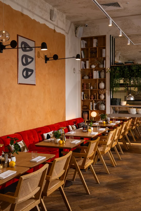 Интерьер/Экстерьер/Банкетная зона/Бар/Стол для двоих/Вход/Главный зал/Lounge зона ресторан Bona Capona фото