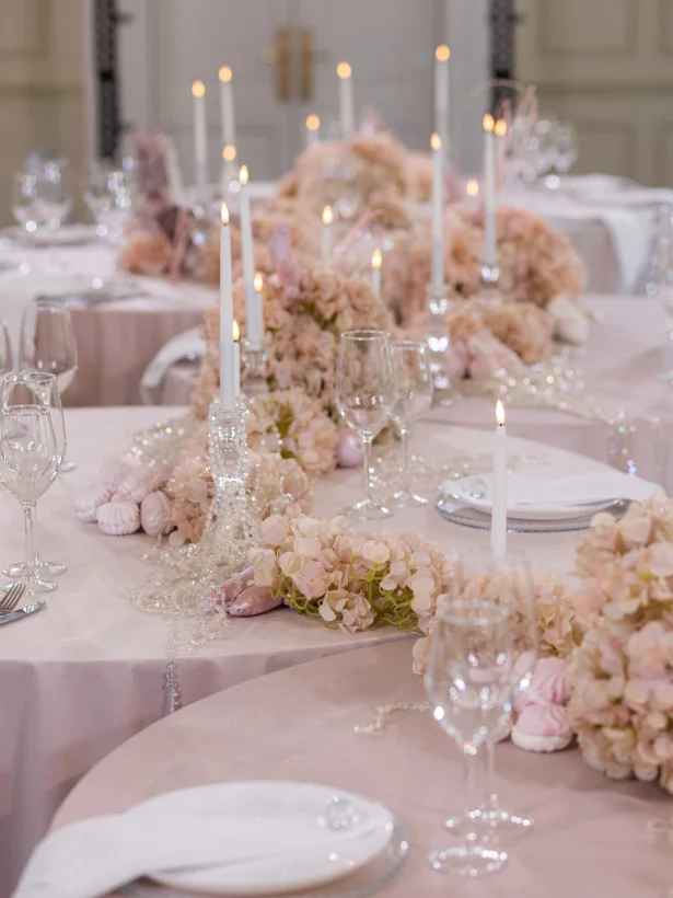 Интерьер/Экстерьер/Банкетная зона/Бар/Стол для двоих/Вход/Главный зал/Lounge зона ресторан Gourmet фото