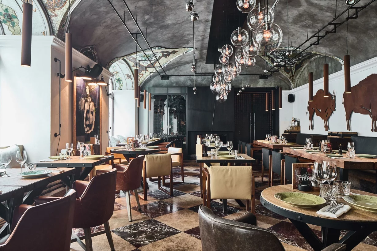 Интерьер/Экстерьер/Банкетная зона/Бар/Стол для двоих/Вход/Главный зал/Lounge зона стейк-хаус Рыбы нет фото