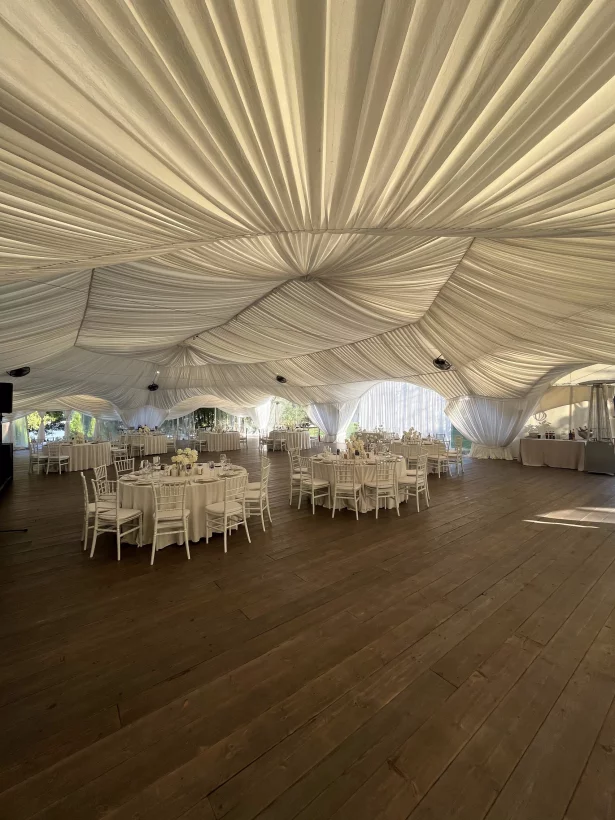 Интерьер/Экстерьер/Банкетная зона/Бар/Стол для двоих/Вход/Главный зал/Lounge зона ресторан Берег фото