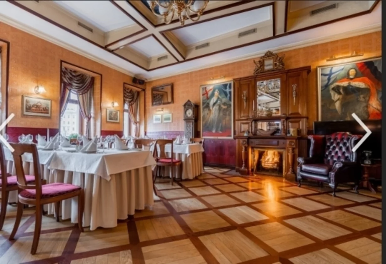 Интерьер/Экстерьер/Банкетная зона/Бар/Стол для двоих/Вход/Главный зал/Lounge зона ресторан Альбион Диккенс фото