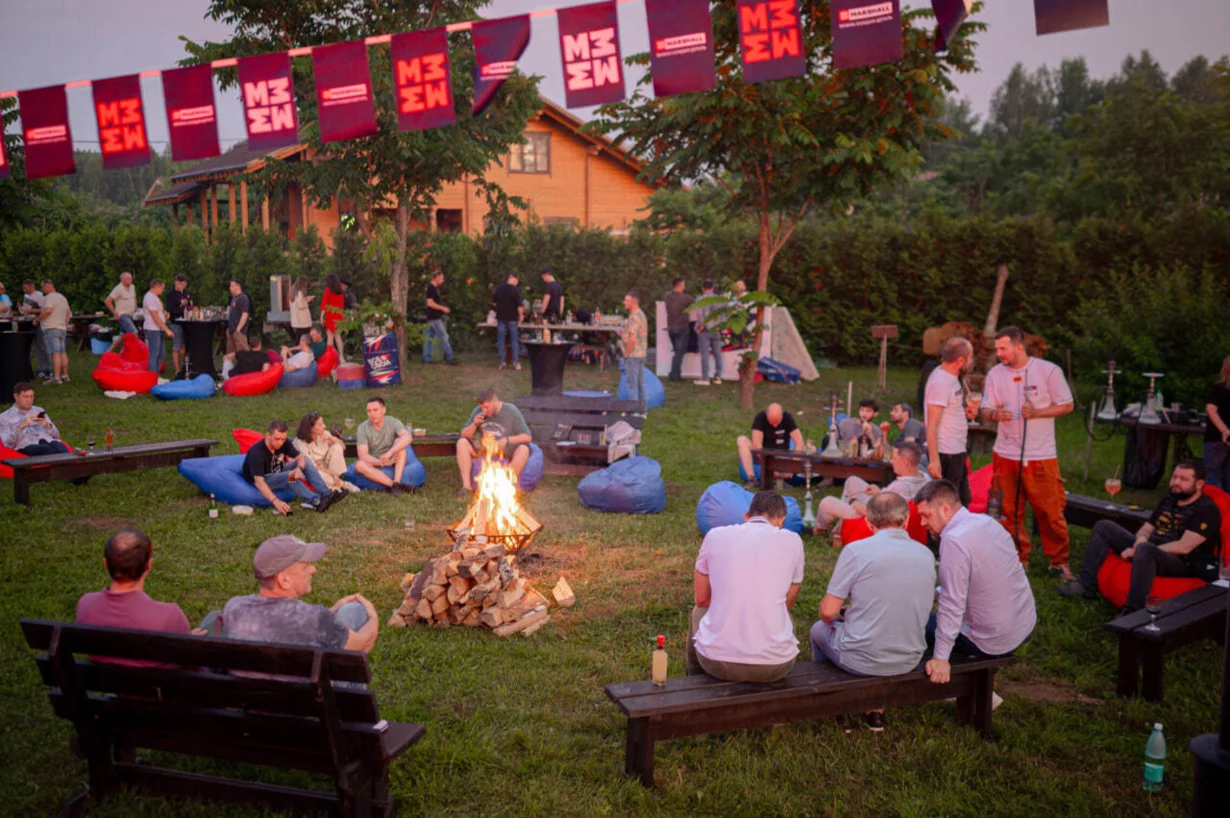 Интерьер/Экстерьер/Банкетная зона/Бар/Стол для двоих/Вход/Главный зал/Lounge зона ресторан Николо-поле фото