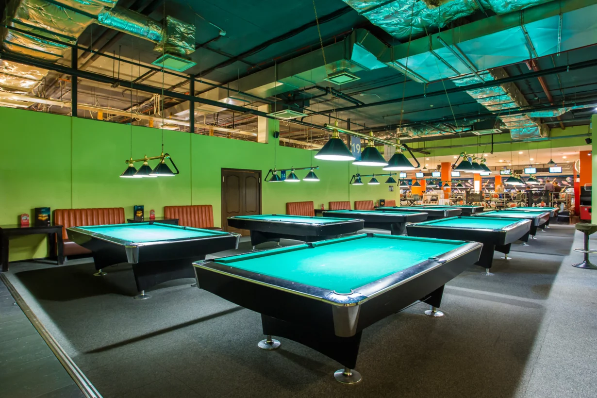 Интерьер/Экстерьер/Банкетная зона/Бар/Стол для двоих/Вход/Главный зал/Lounge зона банкетный зал Боулинг-клуб фото