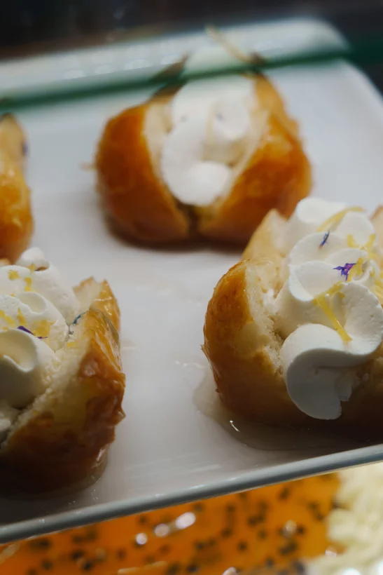 Интерьер/Экстерьер/Банкетная зона/Бар/Стол для двоих/Вход/Главный зал/Lounge зона ресторан Sapori di Italia фото