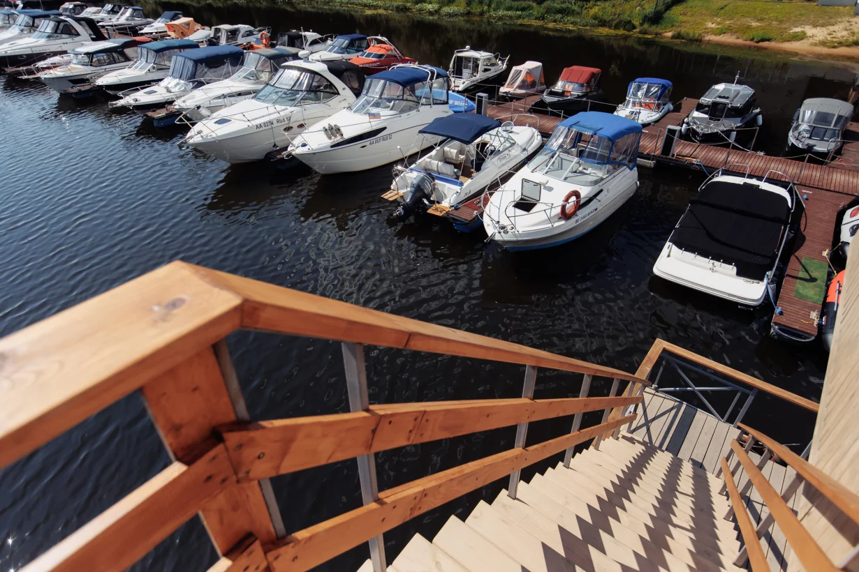 Интерьер/Экстерьер/Банкетная зона/Бар/Стол для двоих/Вход/Главный зал/Lounge зона ресторан Гавань фото