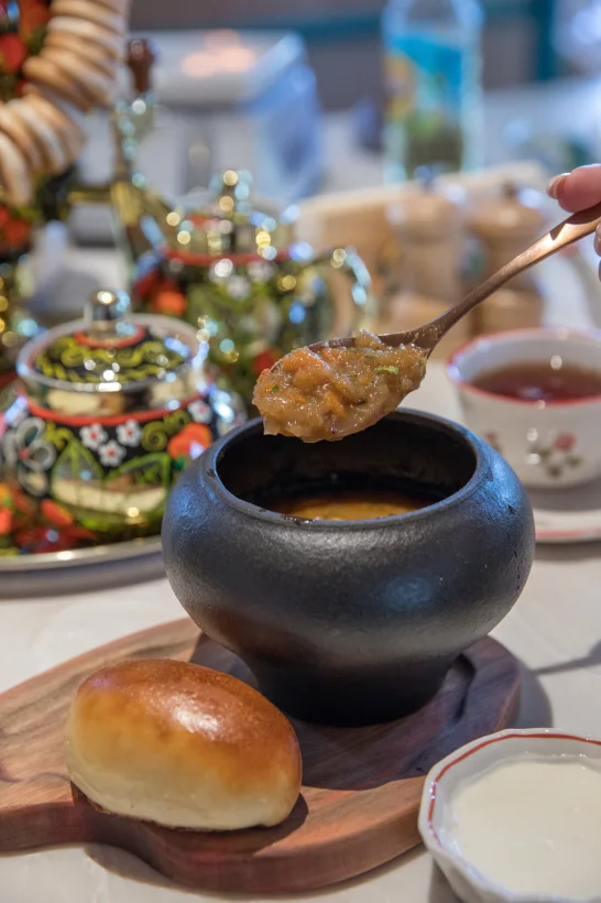 Интерьер/Экстерьер/Банкетная зона/Бар/Стол для двоих/Вход/Главный зал/Lounge зона ресторан Есения фото