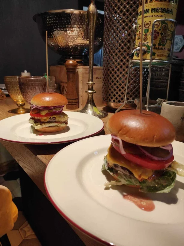 Интерьер/Экстерьер/Банкетная зона/Бар/Стол для двоих/Вход/Главный зал/Lounge зона паб Куба фото