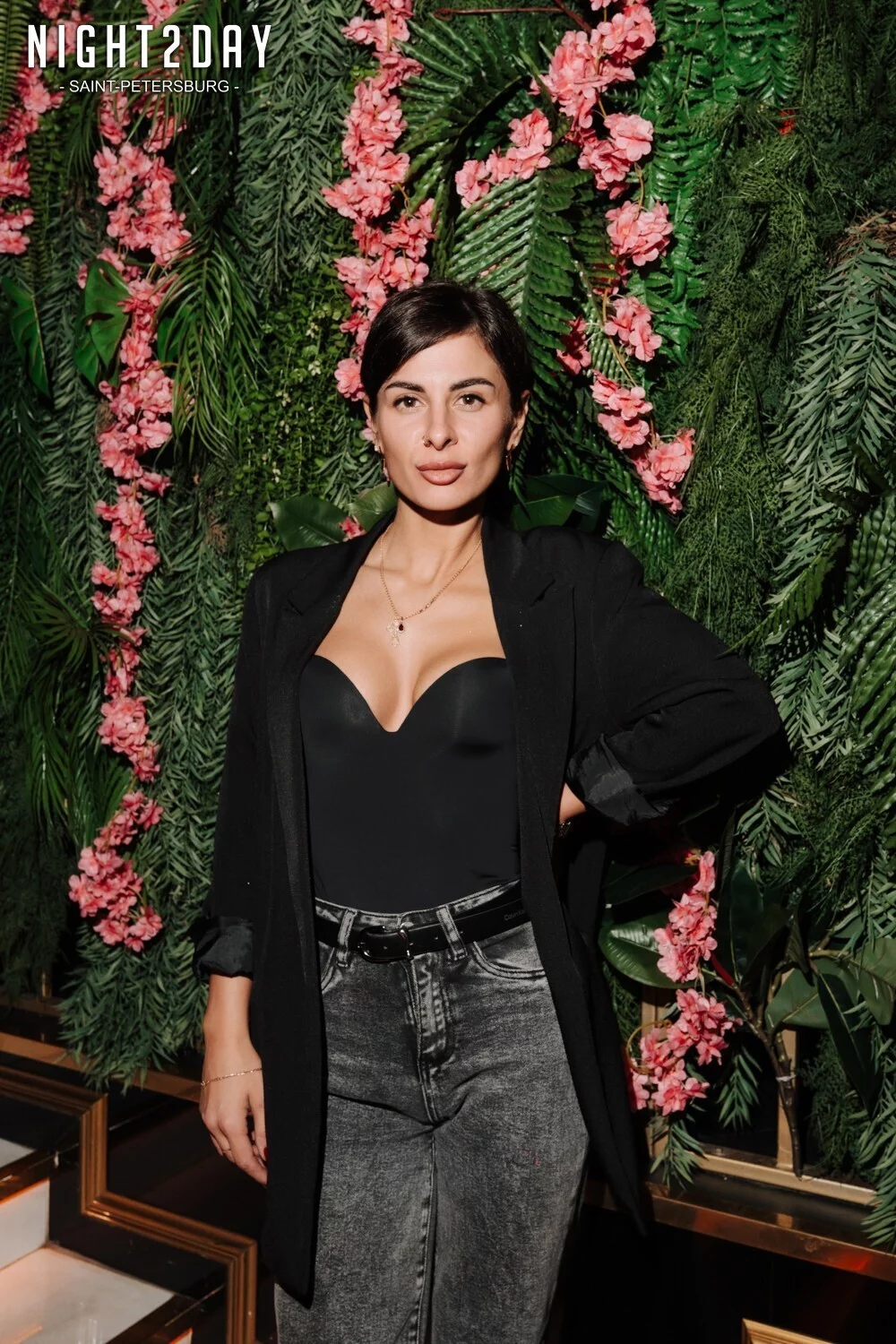 Интерьер/Экстерьер/Банкетная зона/Бар/Стол для двоих/Вход/Главный зал/Lounge зона клуб Project фото