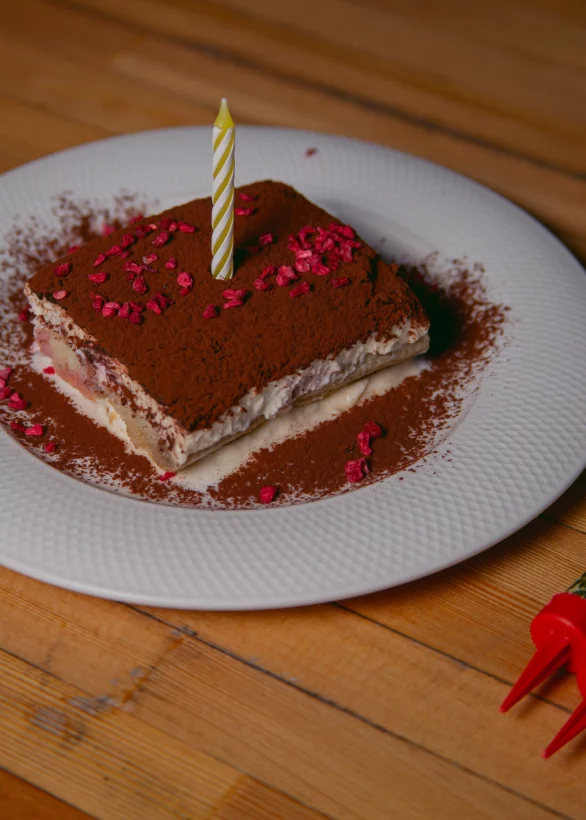 Интерьер/Экстерьер/Банкетная зона/Бар/Стол для двоих/Вход/Главный зал/Lounge зона ресторан Берег фото