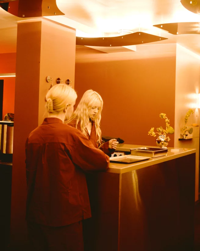 Интерьер/Экстерьер/Банкетная зона/Бар/Стол для двоих/Вход/Главный зал/Lounge зона бар Nomer фото