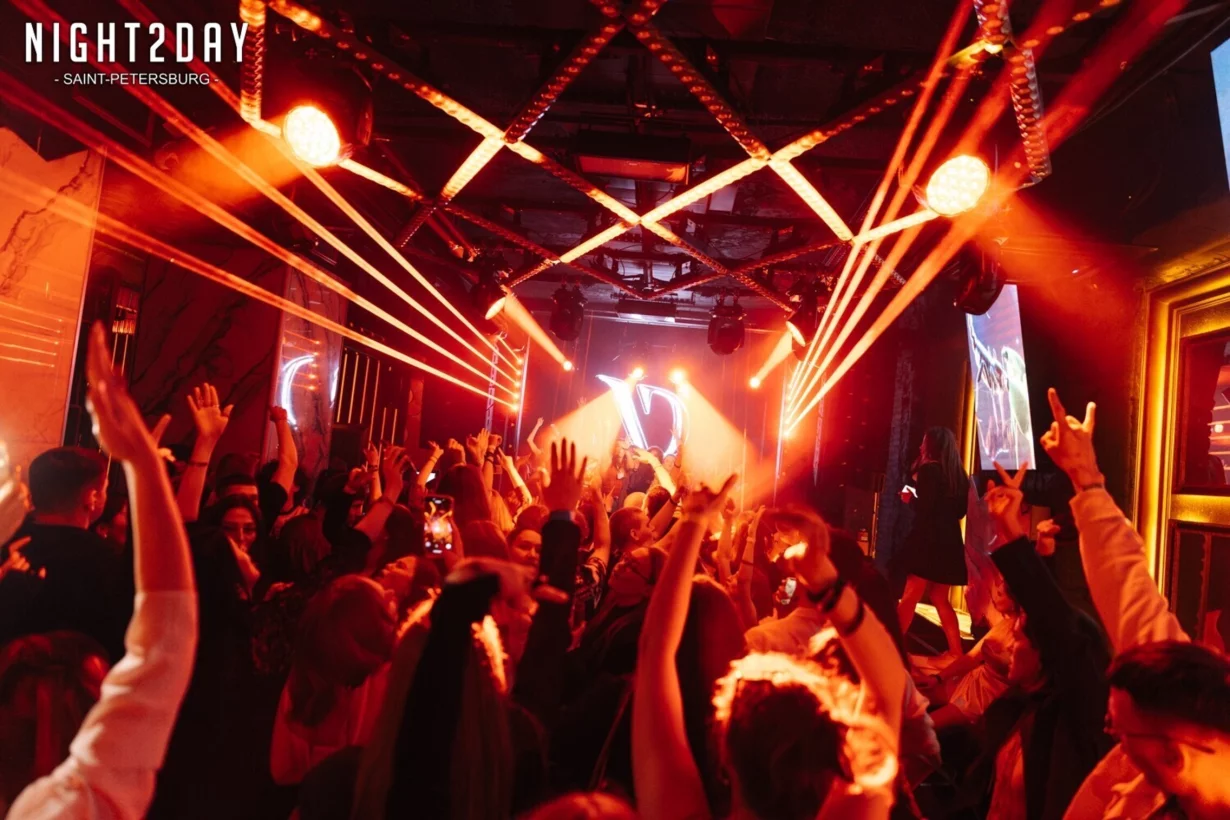 Интерьер/Экстерьер/Банкетная зона/Бар/Стол для двоих/Вход/Главный зал/Lounge зона клуб Project фото