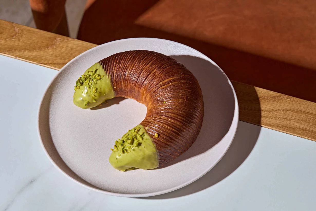 Интерьер/Экстерьер/Банкетная зона/Бар/Стол для двоих/Вход/Главный зал/Lounge зона пекарня Ухват фото