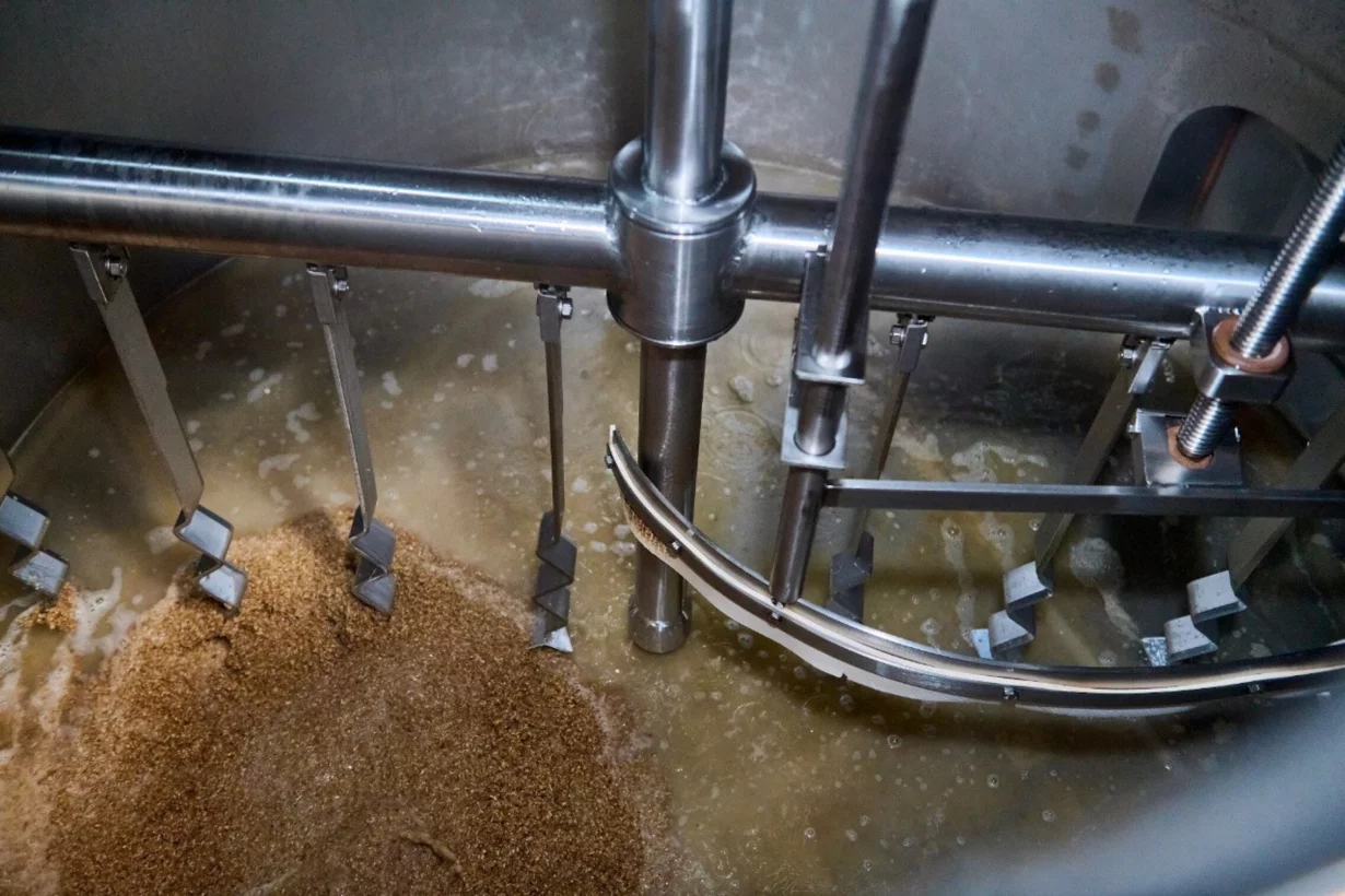 Интерьер/Экстерьер/Банкетная зона/Бар/Стол для двоих/Вход/Главный зал/Lounge зона бар Pivzavod77 фото