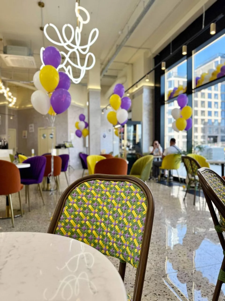 Интерьер/Экстерьер/Банкетная зона/Бар/Стол для двоих/Вход/Главный зал/Lounge зона пекарня French Bakery SeDelice фото