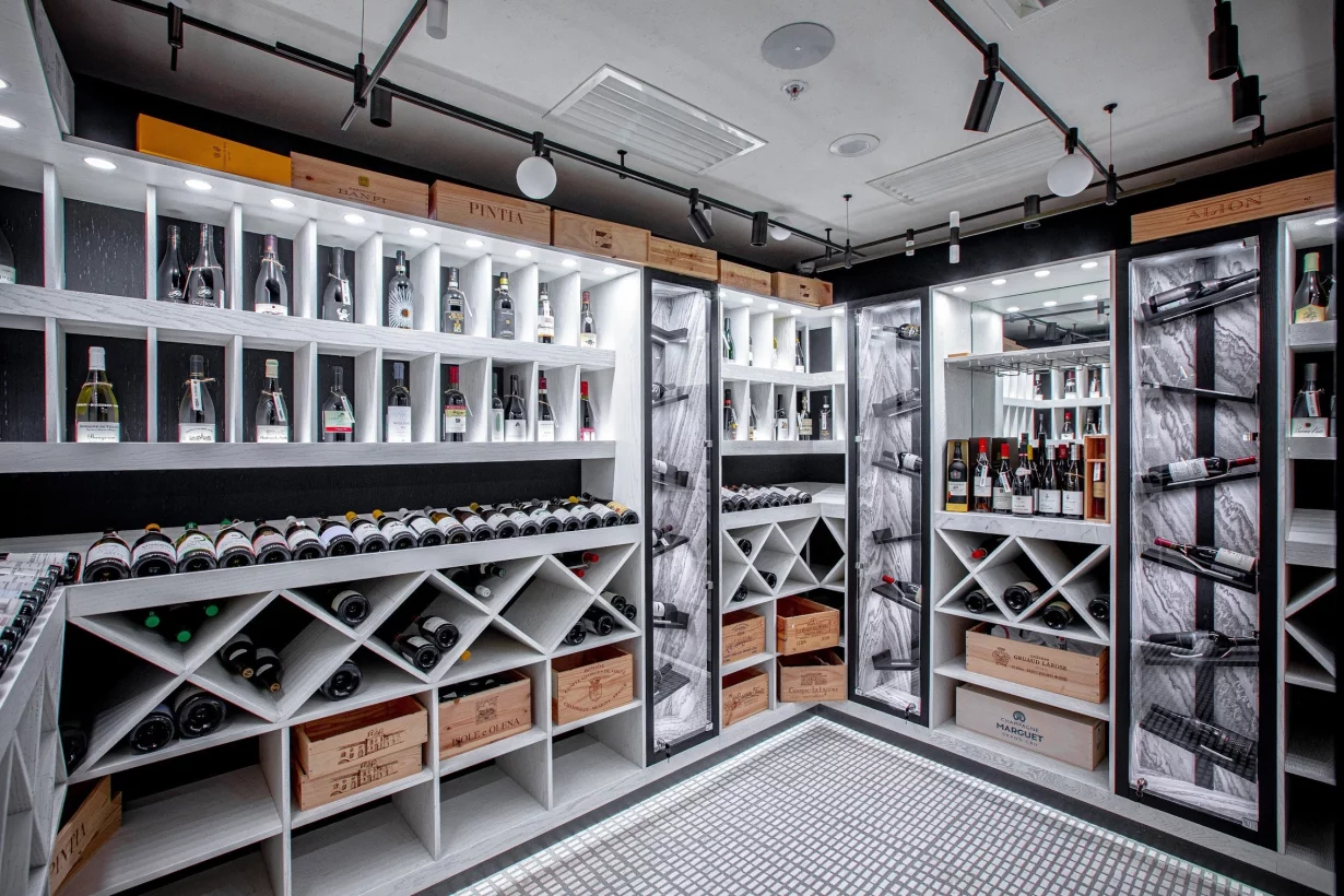 Интерьер/Экстерьер/Банкетная зона/Бар/Стол для двоих/Вход/Главный зал/Lounge зона ресторан Varvarka 3 фото