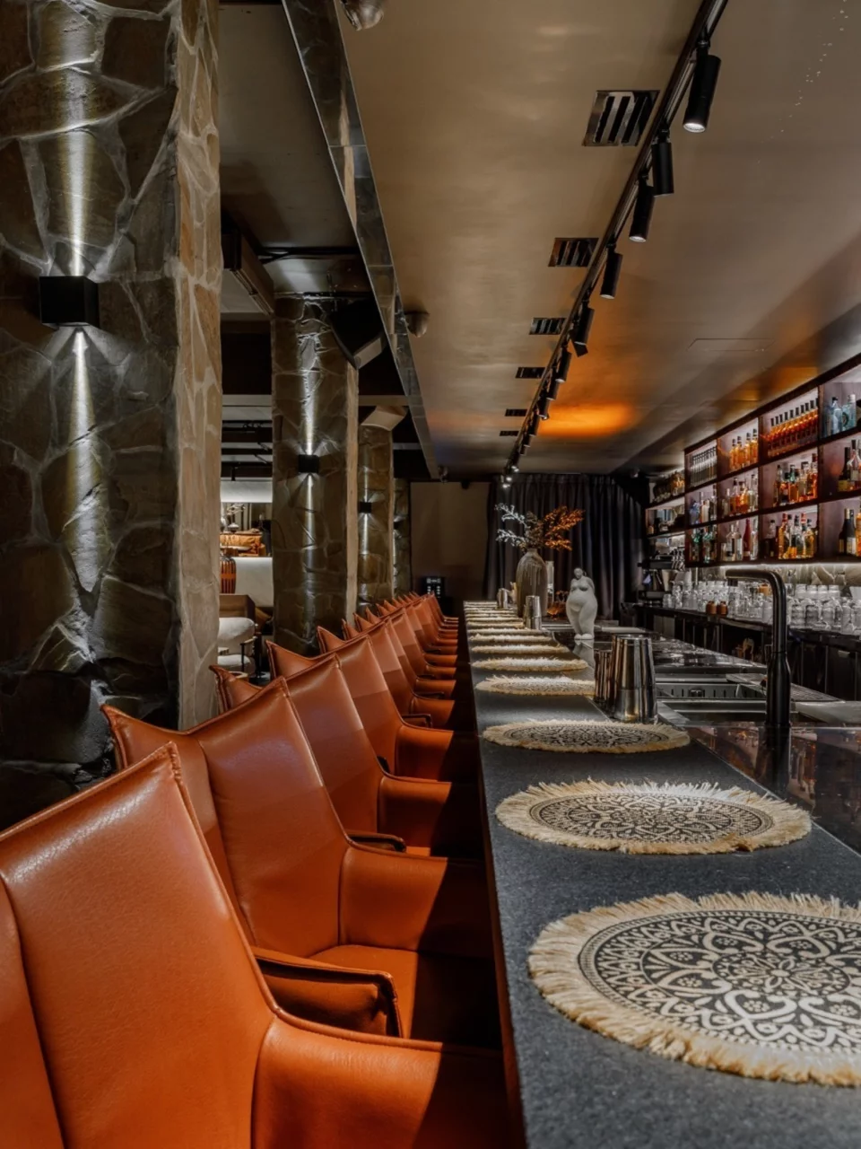 Интерьер/Экстерьер/Банкетная зона/Бар/Стол для двоих/Вход/Главный зал/Lounge зона бар Лед и пламя фото