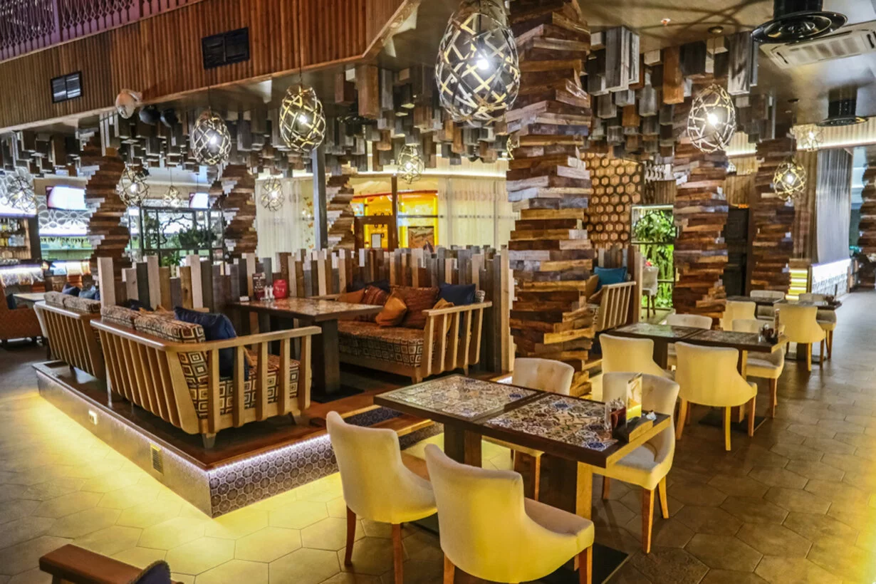 Основной зал, 1 этаж Чайхана Пахвала