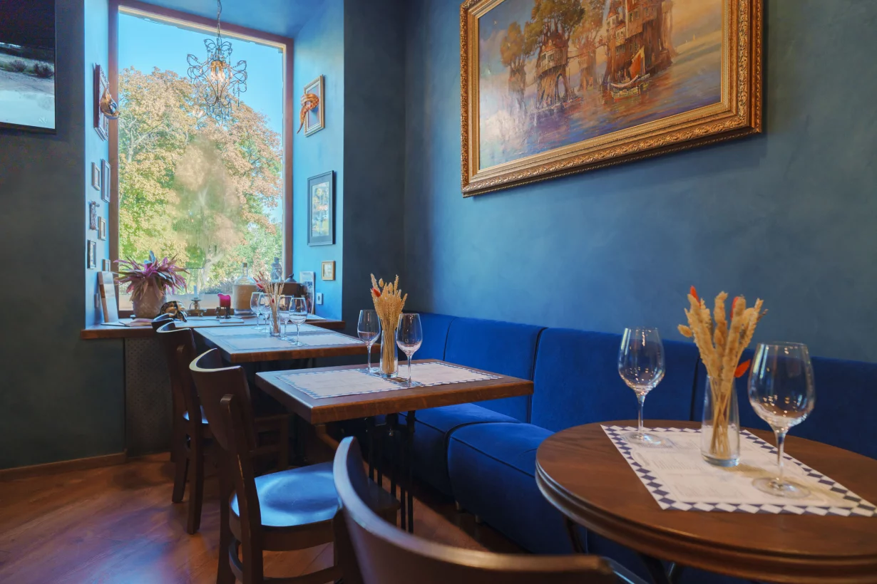 Интерьер/Экстерьер/Банкетная зона/Бар/Стол для двоих/Вход/Главный зал/Lounge зона ресторан Sapori di Italia фото