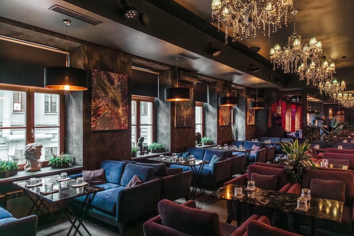 Интерьер/Экстерьер/Банкетная зона/Бар/Стол для двоих/Вход/Главный зал/Lounge зона ресторан Look фото