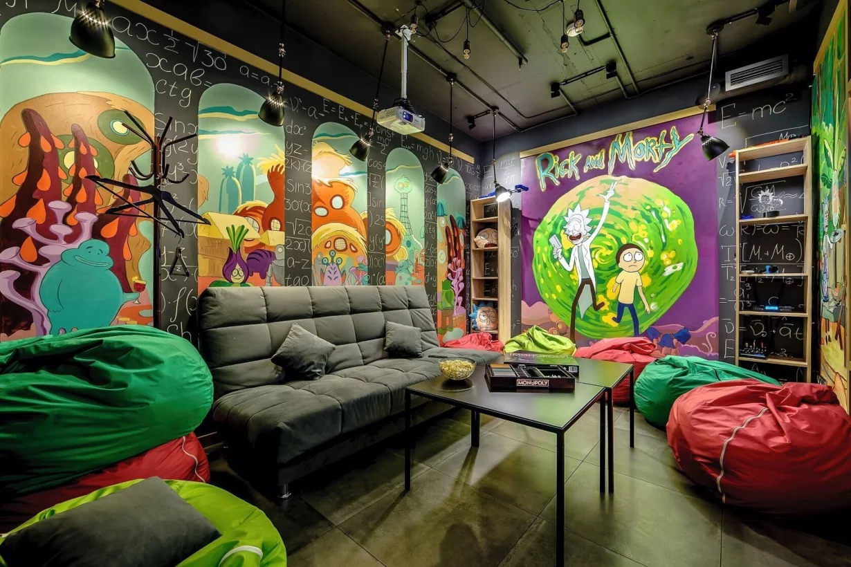 Интерьер/Экстерьер/Банкетная зона/Бар/Стол для двоих/Вход/Главный зал/Lounge зона лофт Party Time фото