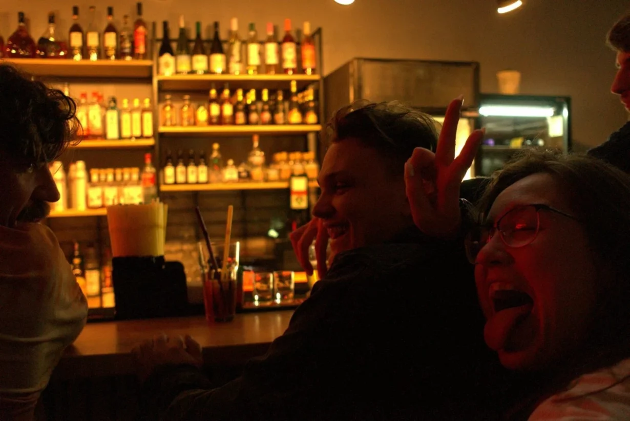 Интерьер/Экстерьер/Банкетная зона/Бар/Стол для двоих/Вход/Главный зал/Lounge зона бар Горький фото