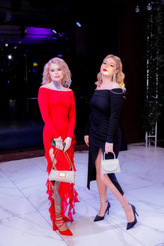 Интерьер/Экстерьер/Банкетная зона/Бар/Стол для двоих/Вход/Главный зал/Lounge зона ресторан Пространство 360 фото