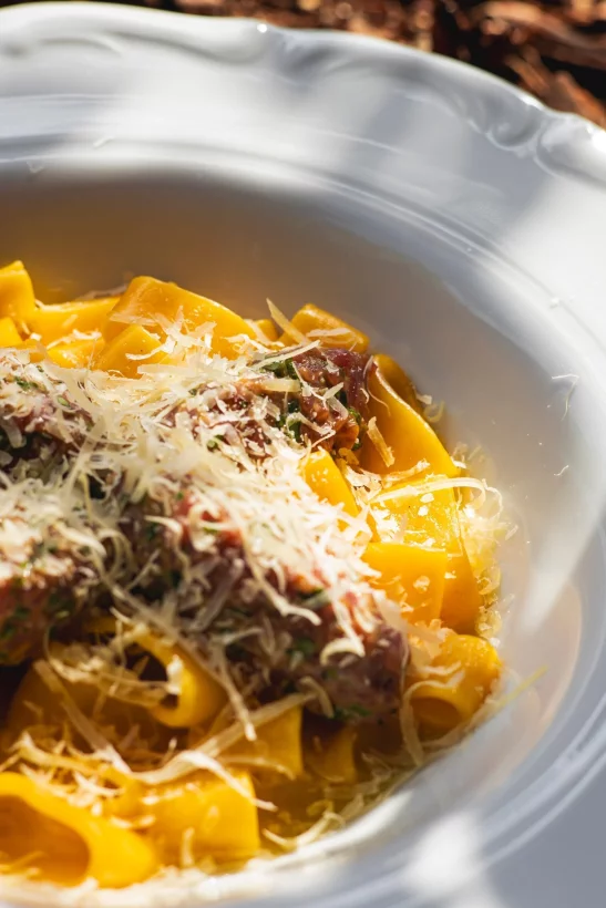 Интерьер/Экстерьер/Банкетная зона/Бар/Стол для двоих/Вход/Главный зал/Lounge зона ресторан Берег фото