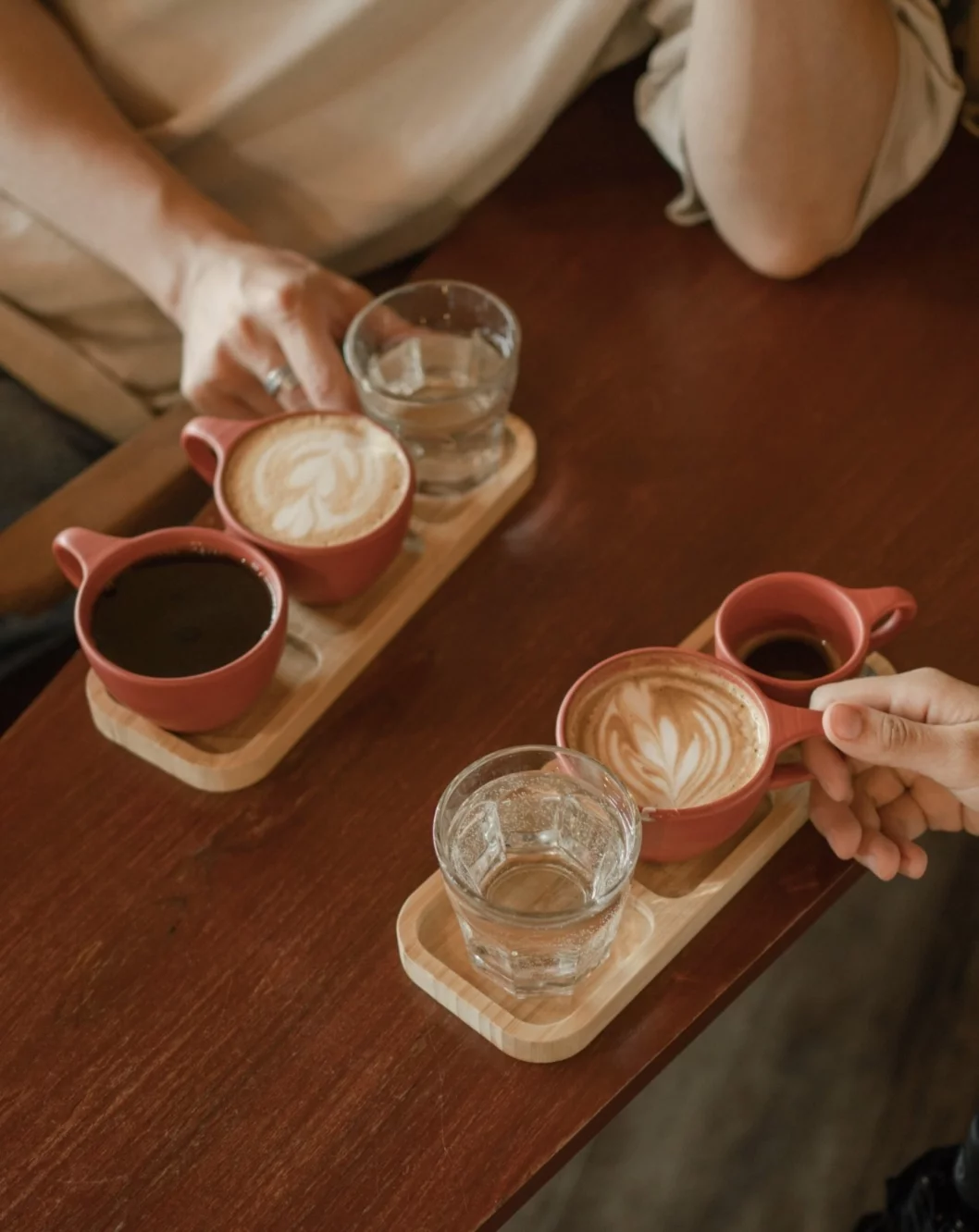 Интерьер/Экстерьер/Банкетная зона/Бар/Стол для двоих/Вход/Главный зал/Lounge зона кофейня Кафема фото