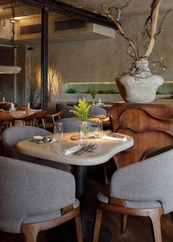 Интерьер/Экстерьер/Банкетная зона/Бар/Стол для двоих/Вход/Главный зал/Lounge зона ресторан Айна фото