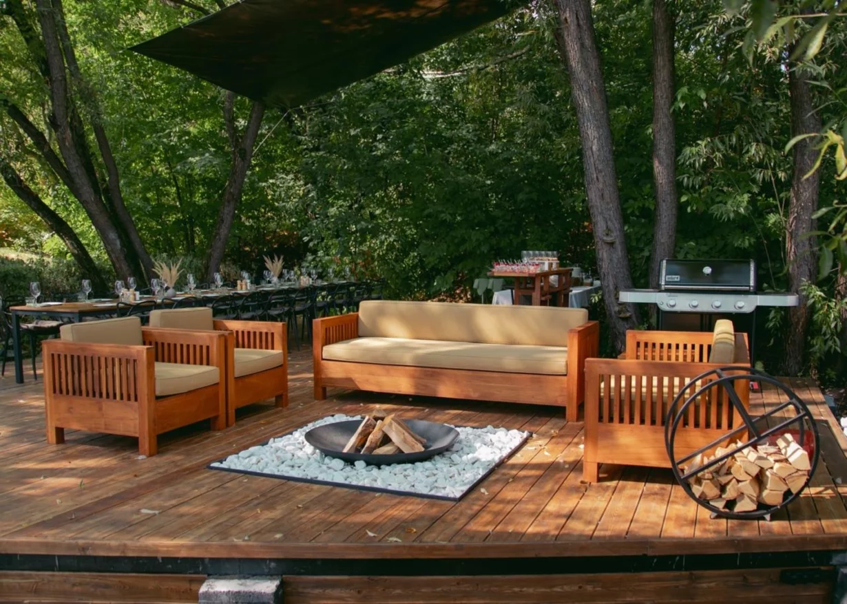 Интерьер/Экстерьер/Банкетная зона/Бар/Стол для двоих/Вход/Главный зал/Lounge зона ресторан Берег фото