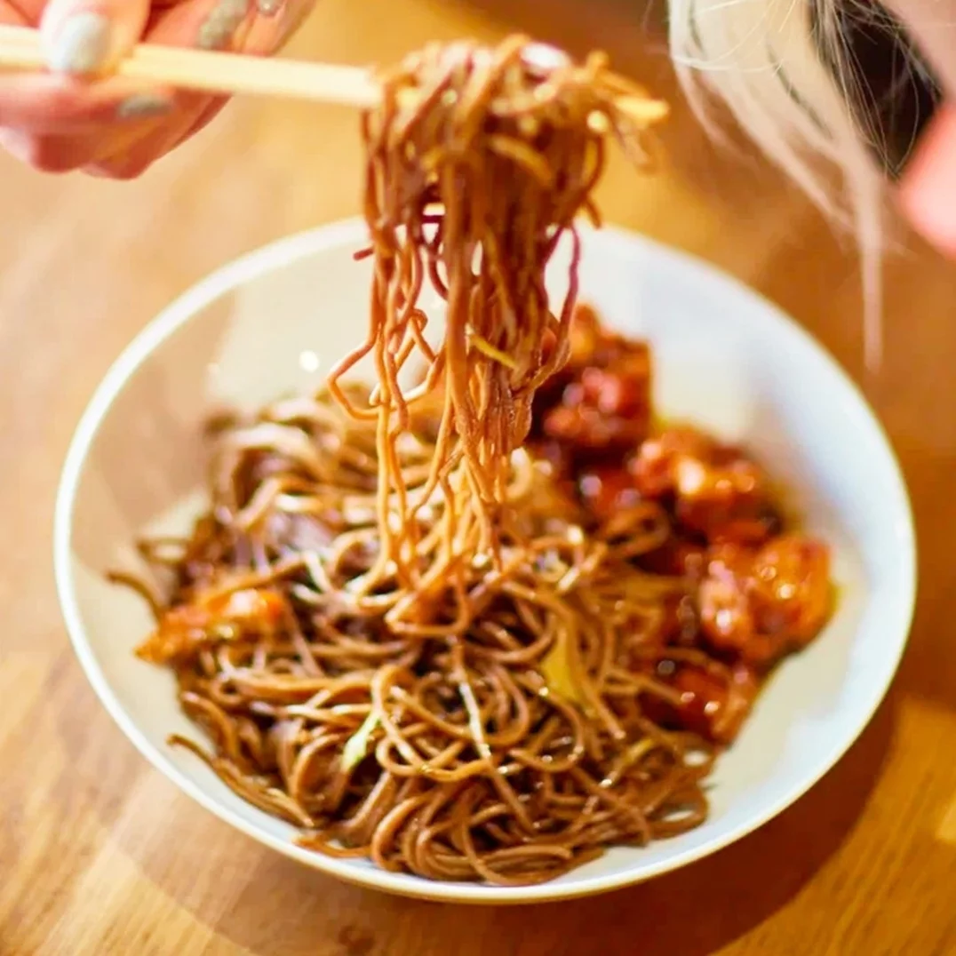 Интерьер/Экстерьер/Банкетная зона/Бар/Стол для двоих/Вход/Главный зал/Lounge зона кафе Фьюжн экспресс фото