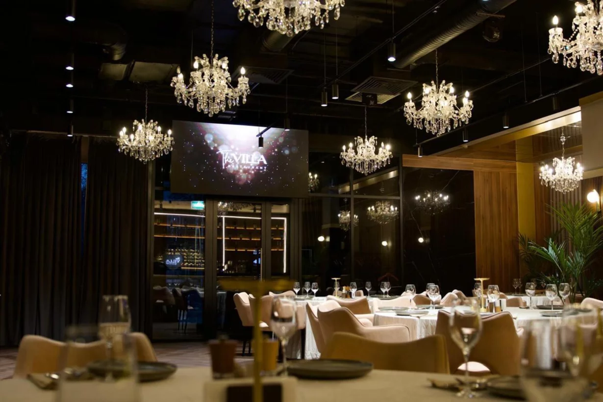 Интерьер/Экстерьер/Банкетная зона/Бар/Стол для двоих/Вход/Главный зал/Lounge зона ресторан The Villa фото