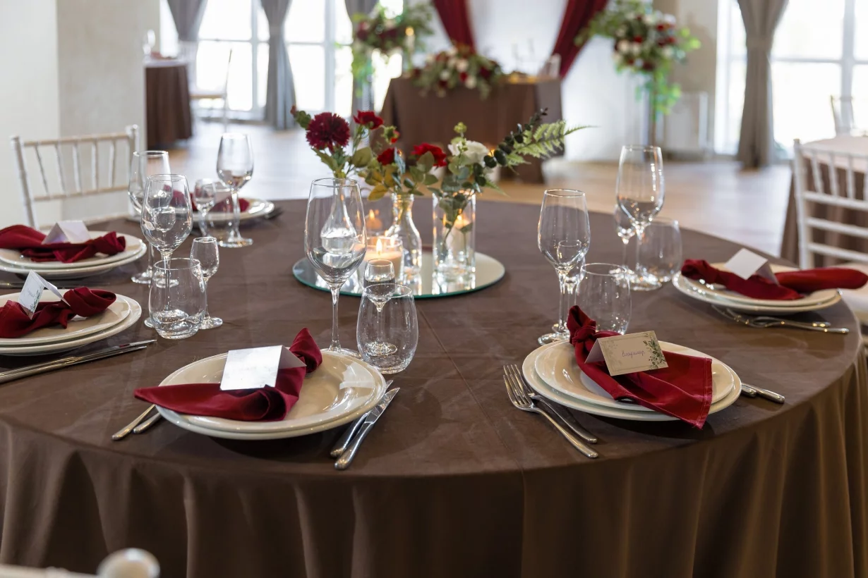 Интерьер/Экстерьер/Банкетная зона/Бар/Стол для двоих/Вход/Главный зал/Lounge зона ресторан Молоко фото