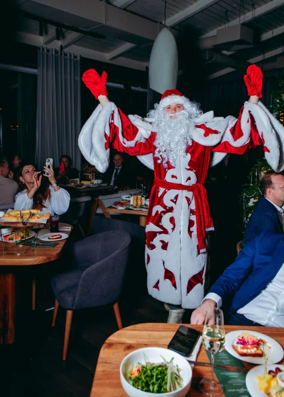 Интерьер/Экстерьер/Банкетная зона/Бар/Стол для двоих/Вход/Главный зал/Lounge зона ресторан Берег фото