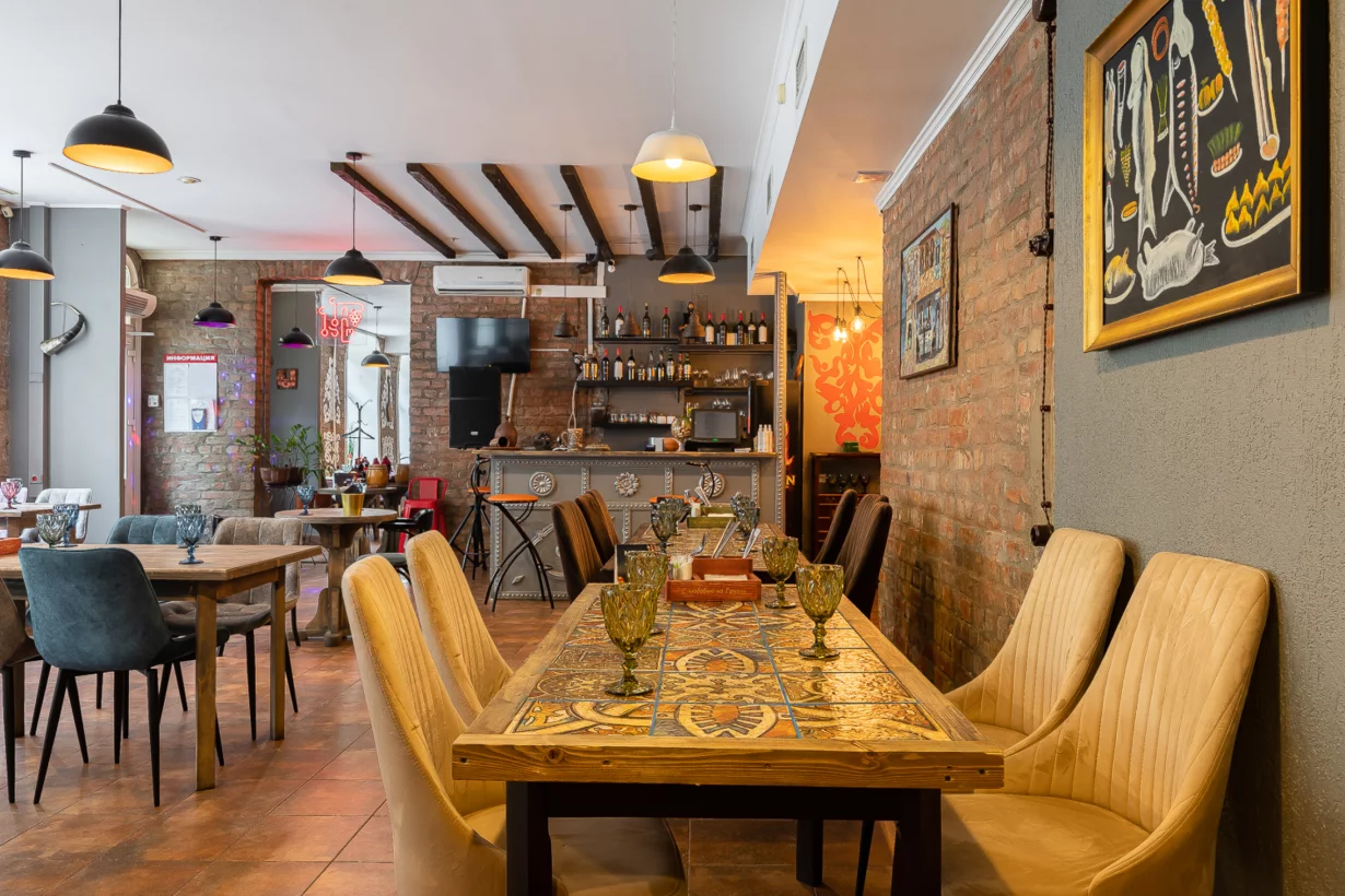 Интерьер/Экстерьер/Банкетная зона/Бар/Стол для двоих/Вход/Главный зал/Lounge зона кафе Бабило фото