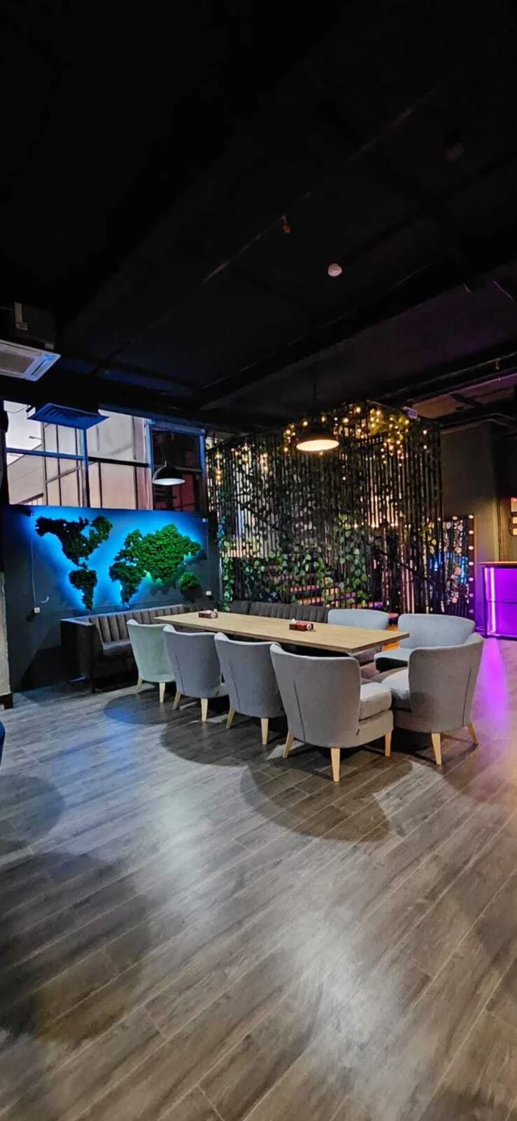 Интерьер/Экстерьер/Банкетная зона/Бар/Стол для двоих/Вход/Главный зал/Lounge зона клуб High Ground фото