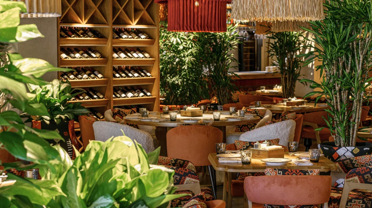 Интерьер/Экстерьер/Банкетная зона/Бар/Стол для двоих/Вход/Главный зал/Lounge зона ресторан Pro.Хинкали by Novikov фото