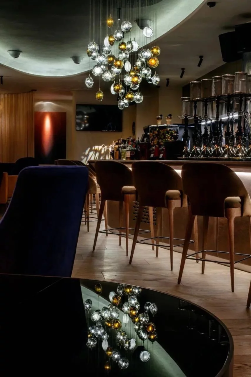 Интерьер/Экстерьер/Банкетная зона/Бар/Стол для двоих/Вход/Главный зал/Lounge зона гастробар Luna фото