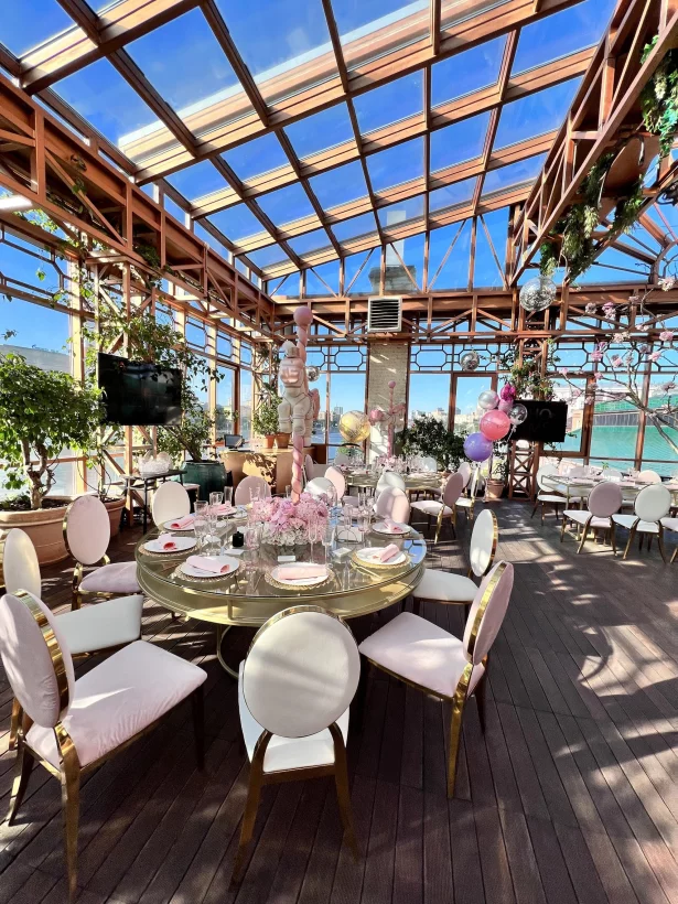 Интерьер/Экстерьер/Банкетная зона/Бар/Стол для двоих/Вход/Главный зал/Lounge зона ресторанный комплекс Soho Rooms фото