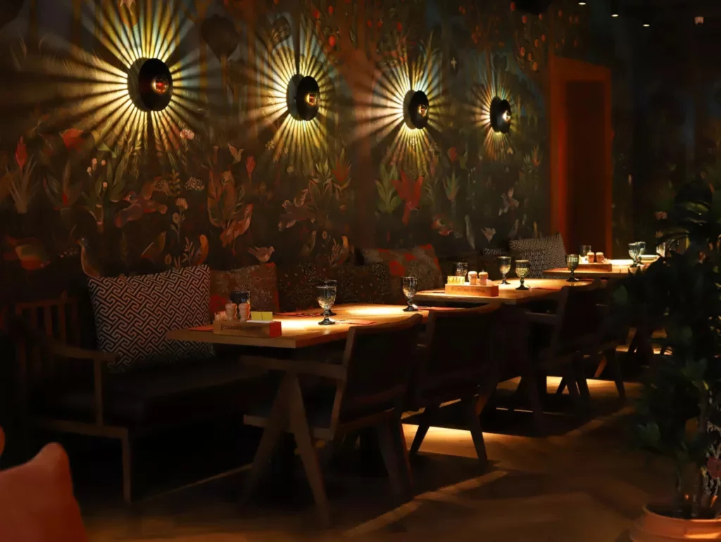 Интерьер/Экстерьер/Банкетная зона/Бар/Стол для двоих/Вход/Главный зал/Lounge зона ресторан Грузинские истории фото