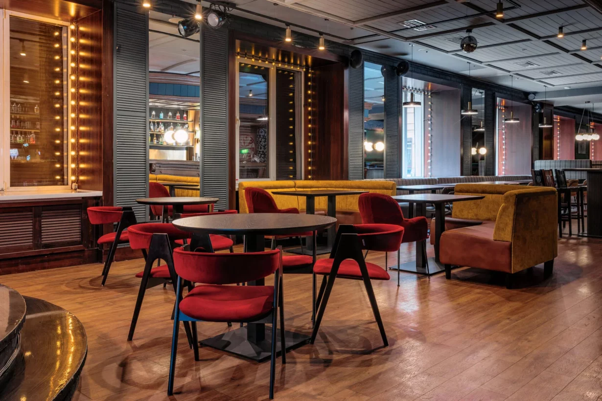 Интерьер/Экстерьер/Банкетная зона/Бар/Стол для двоих/Вход/Главный зал/Lounge зона бар Groodki фото