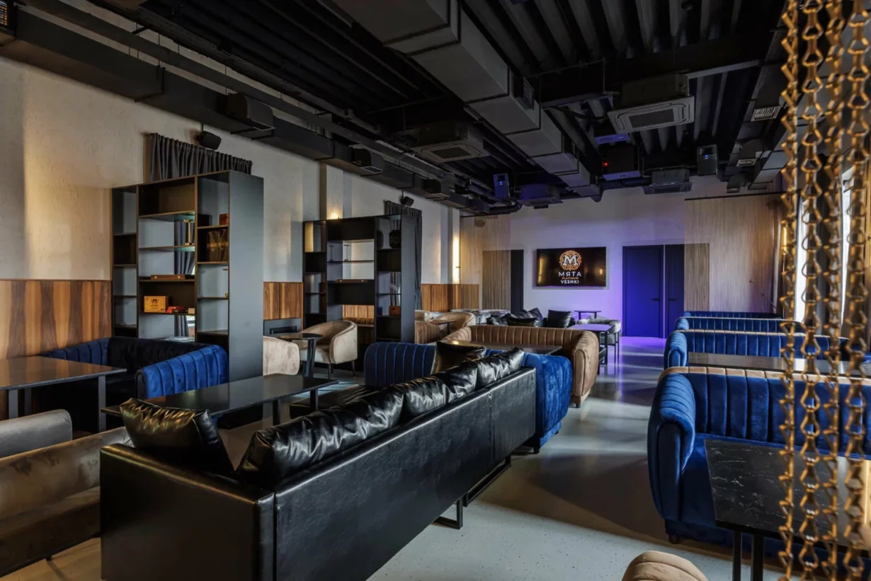 Интерьер/Экстерьер/Банкетная зона/Бар/Стол для двоих/Вход/Главный зал/Lounge зона кальянная Мята Platinum фото