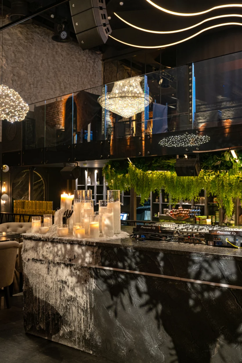 Интерьер/Экстерьер/Банкетная зона/Бар/Стол для двоих/Вход/Главный зал/Lounge зона ресторан Дымзавод Хамовники фото